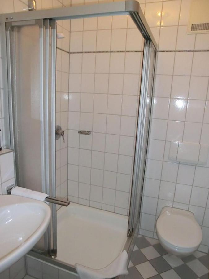 Hotel-Restaurant Kreuzhuber Neuburg am Inn Chambre photo